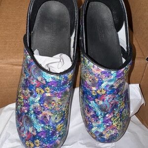Bjorn Colorful Floral Women's Clogs new size 39
